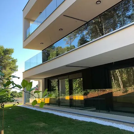 Luxury Magali 1